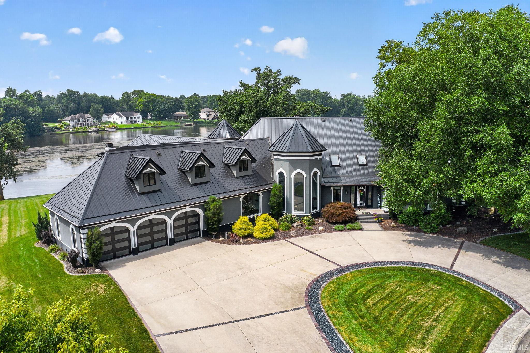 Elkhart IN, 2515 Waterbend Drive