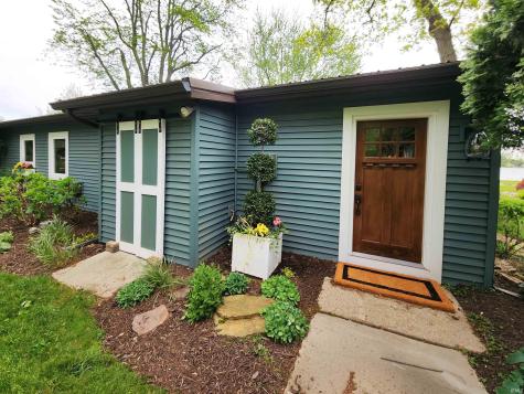 140 W Clear Lake Drive Fremont IN 46737