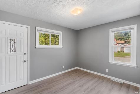 44 Vernon Lane Lafayette IN 47905