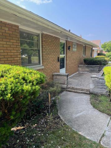 1045 Eclipse Place South Bend IN 46628