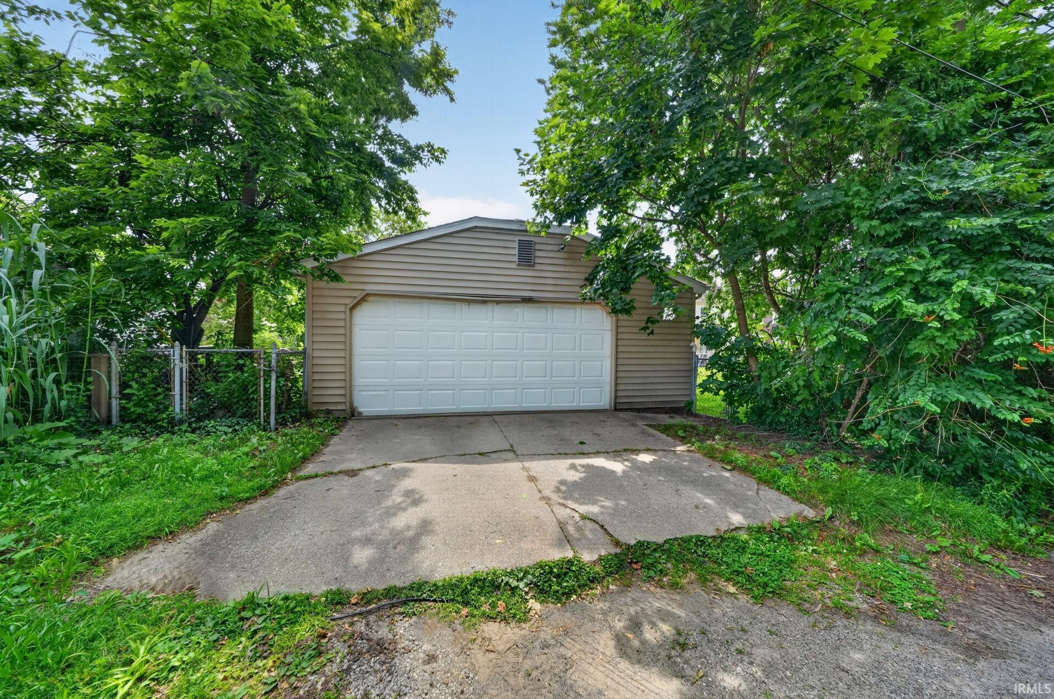 2518 Erskine Boulevard South Bend IN 46614