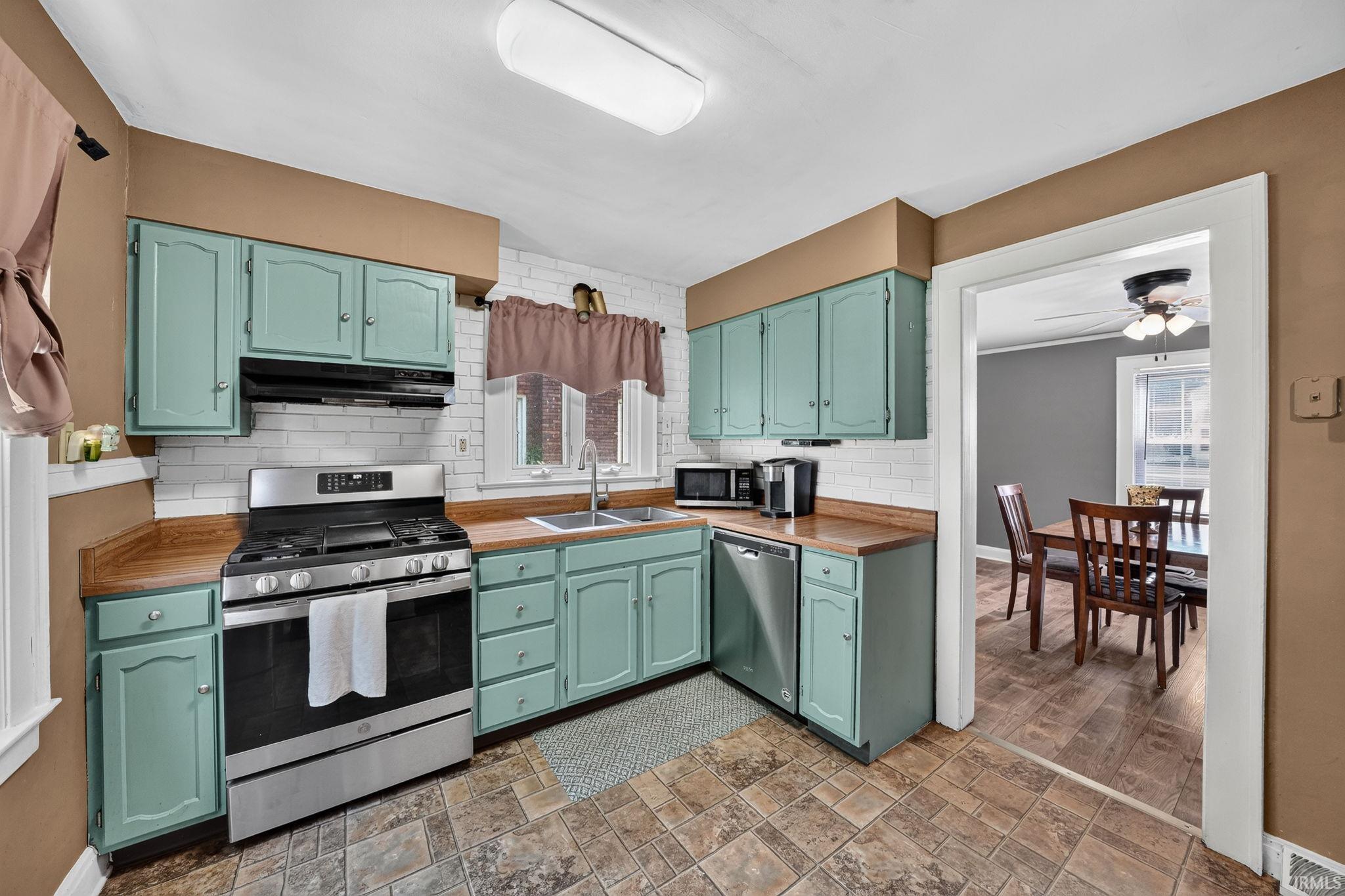 2518 Erskine Boulevard South Bend IN 46614