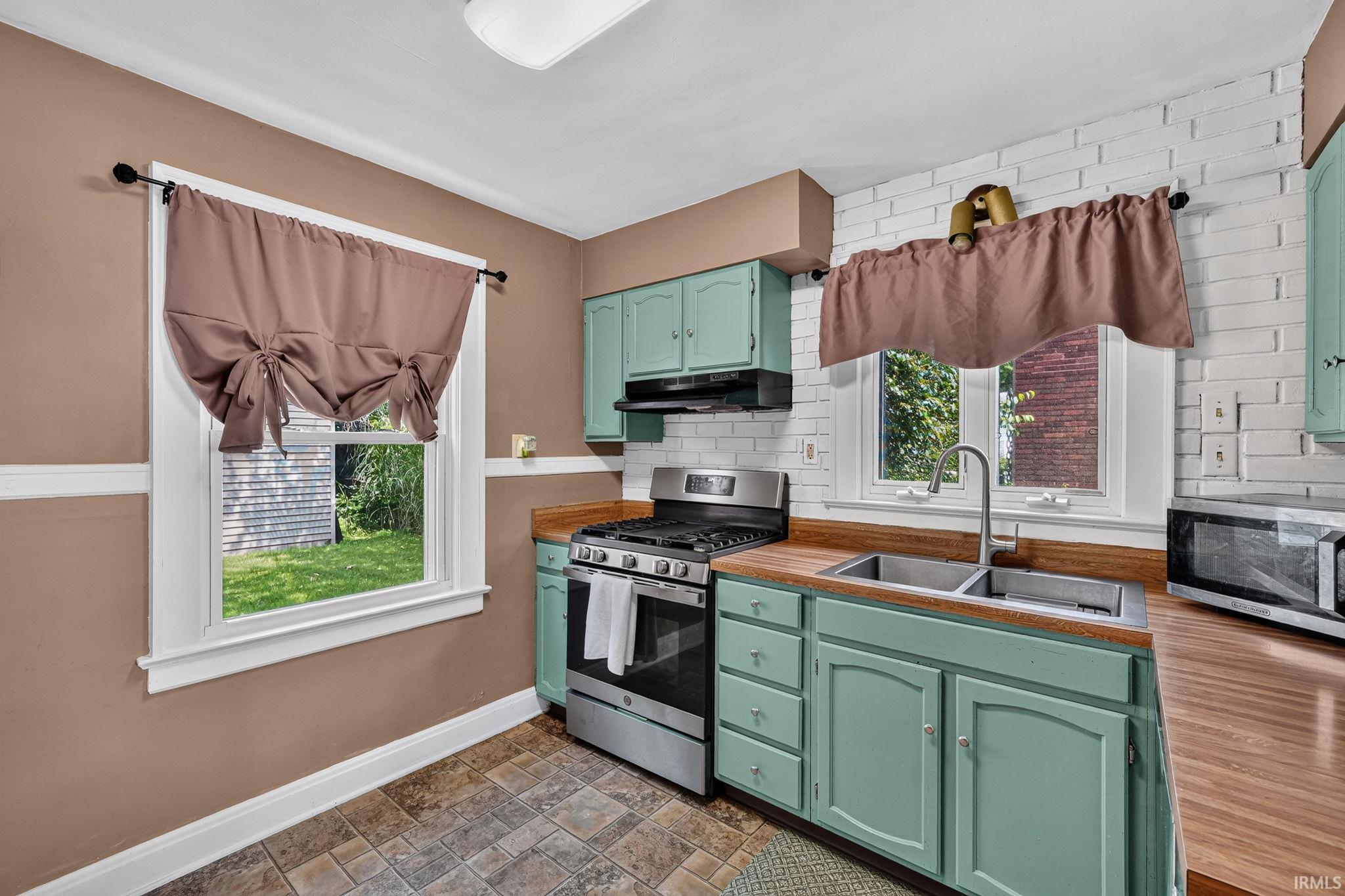2518 Erskine Boulevard South Bend IN 46614