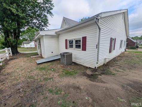 279 W Spring Street Bloomfield IN 47424