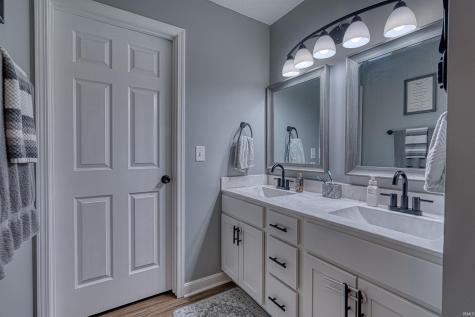 7402 Baltic Drive Evansville IN 47711