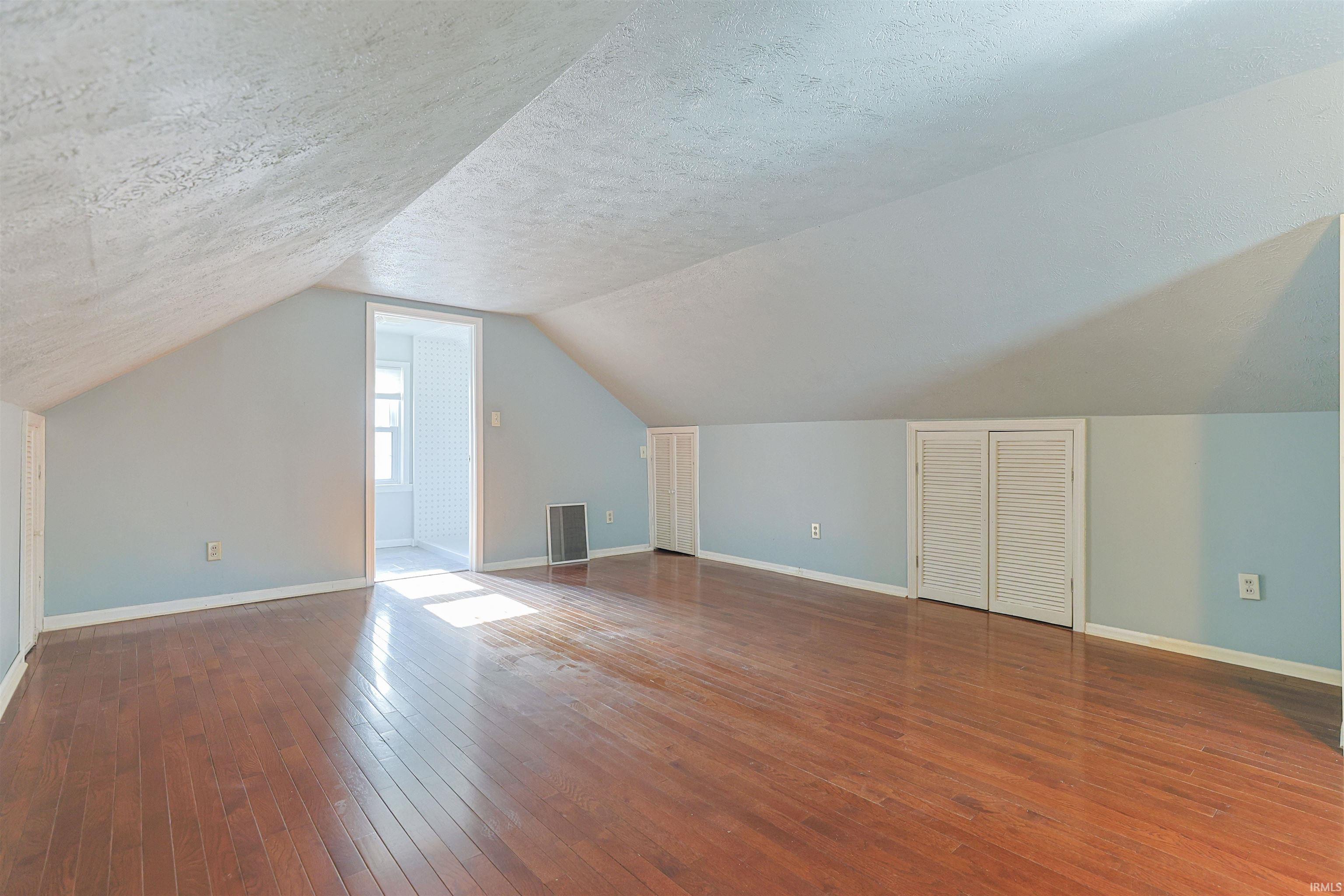 1107 Prospect Drive Mishawaka IN 46544