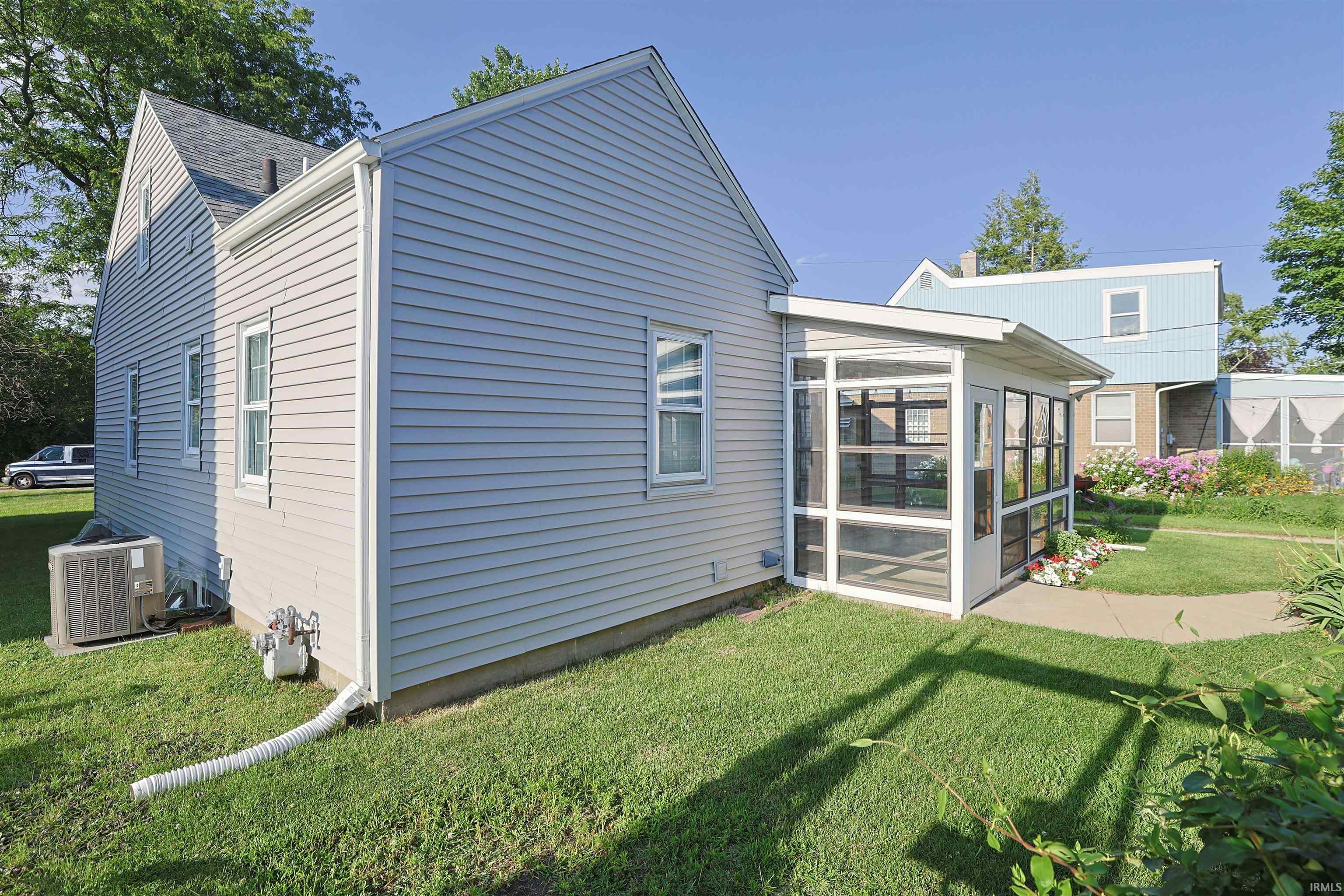 1107 Prospect Drive Mishawaka IN 46544