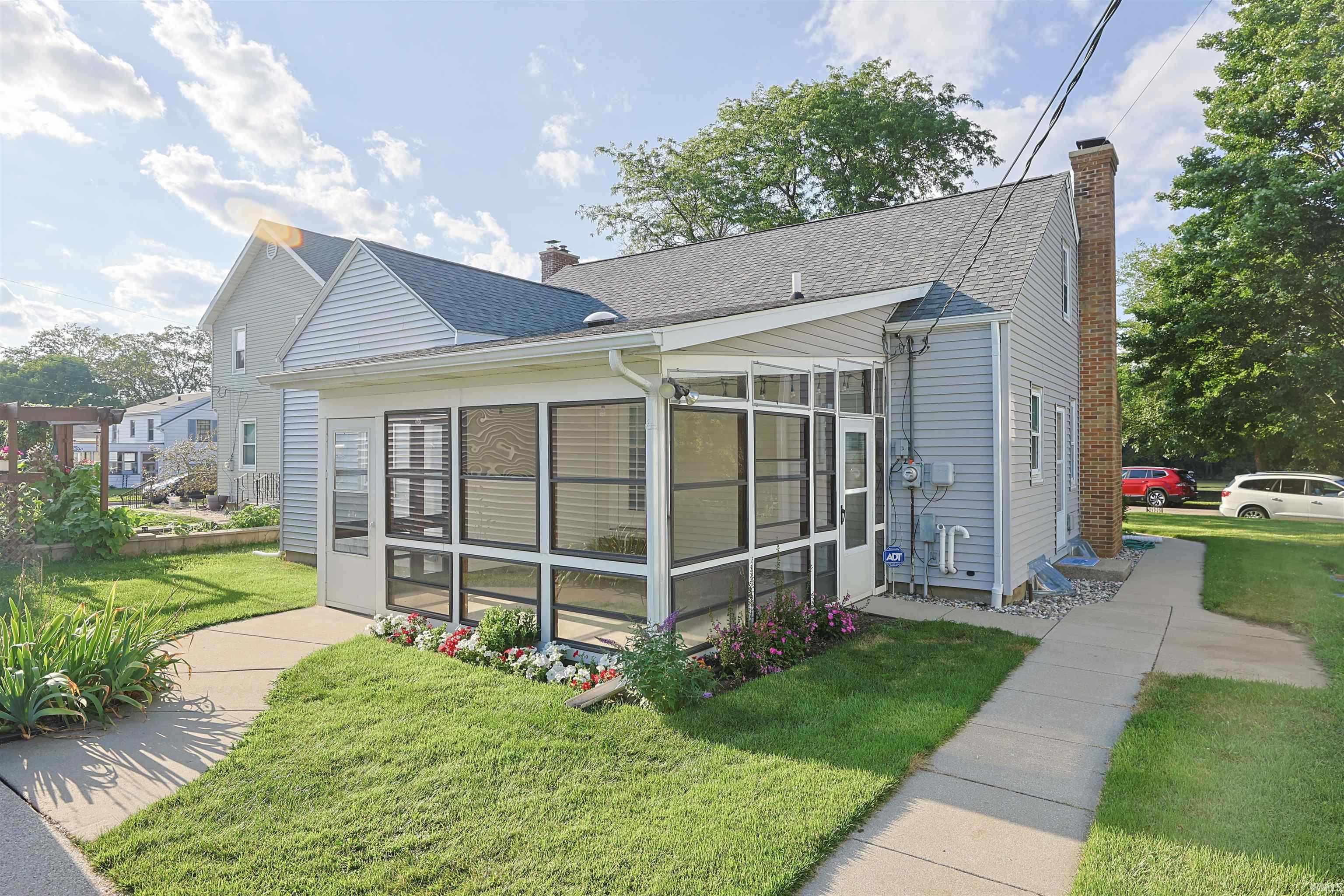 1107 Prospect Drive Mishawaka IN 46544