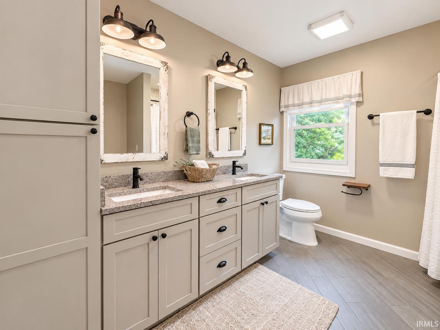 12261 Settlers Cove Court Granger IN 46530