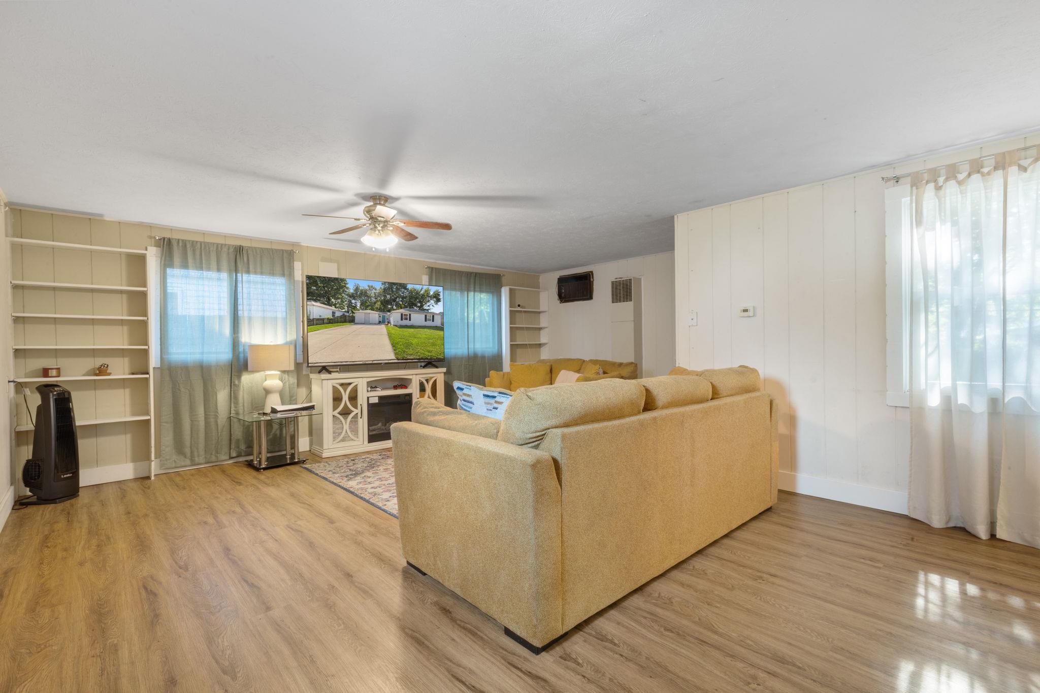 317 Preston Drive South Bend IN 46615