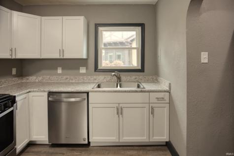 2141 Dodge Avenue Fort Wayne IN 46805