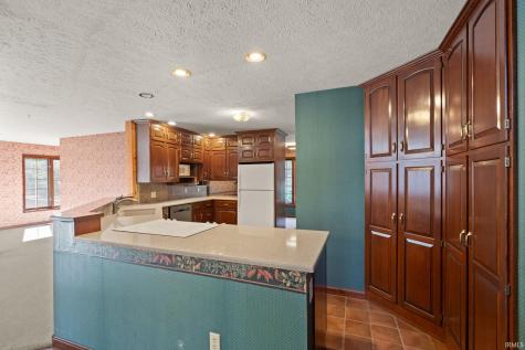 925 W Oakwood Lane Paoli IN 47454