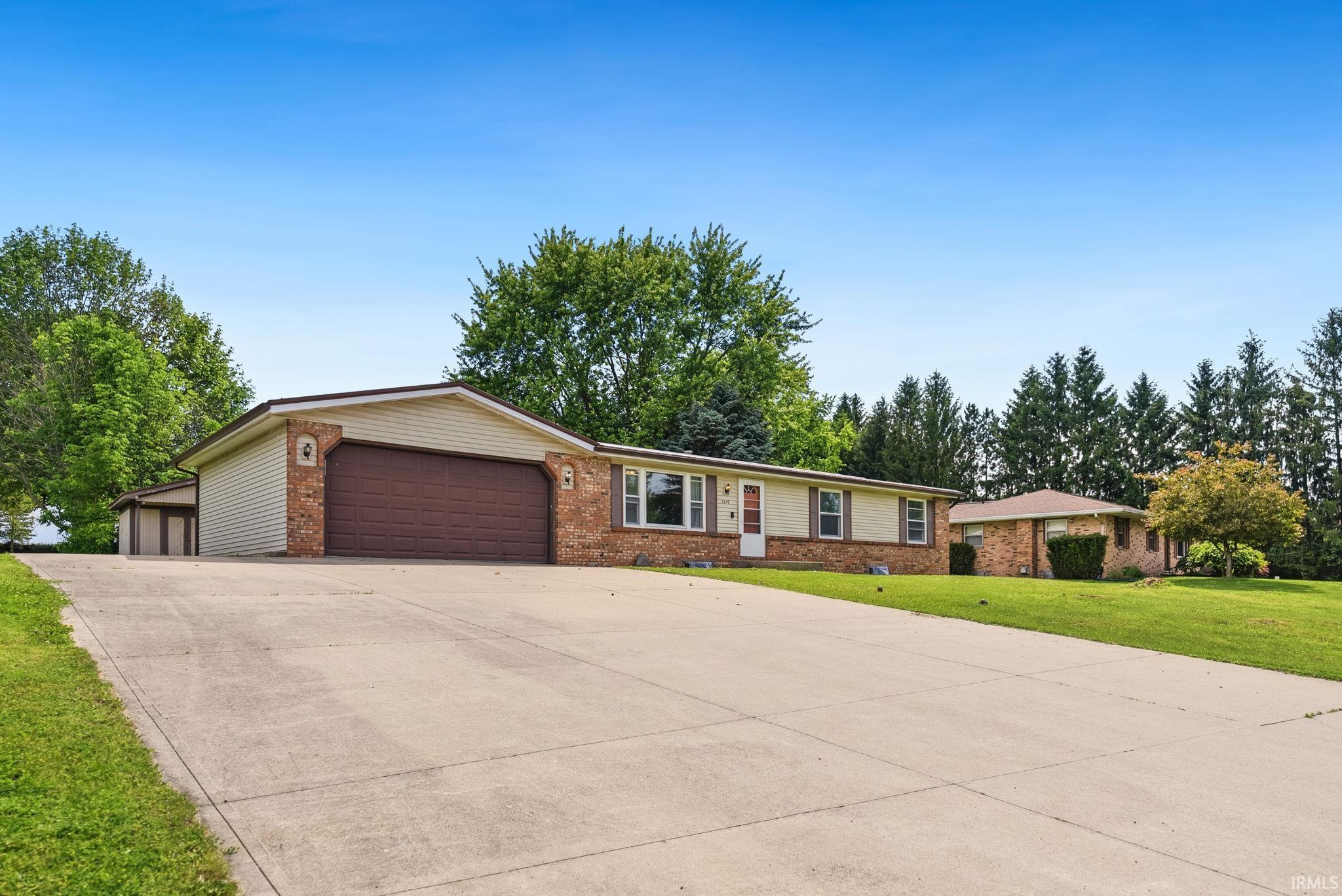 2619 E Robby Drive Warsaw IN 46580