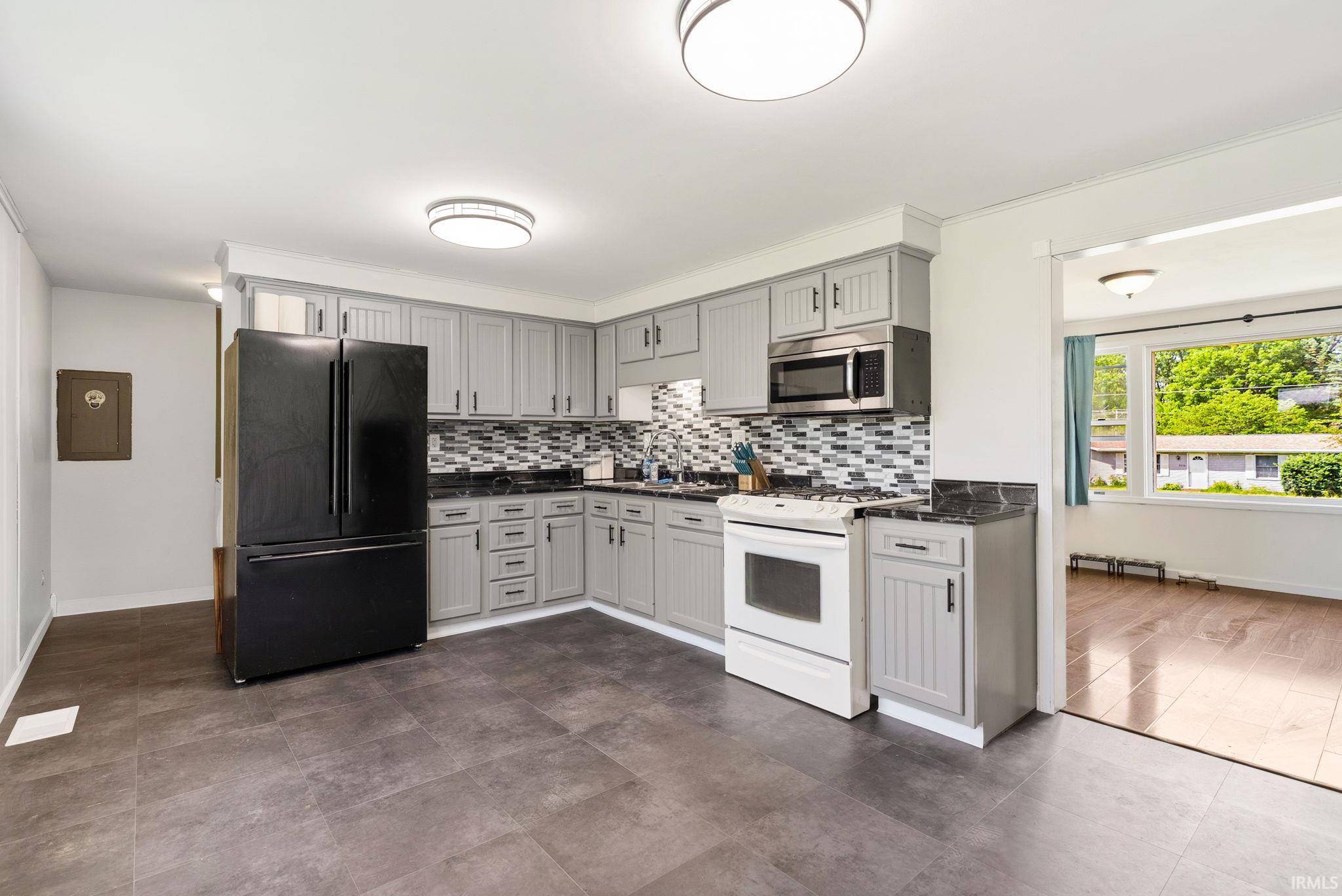2619 E Robby Drive Warsaw IN 46580