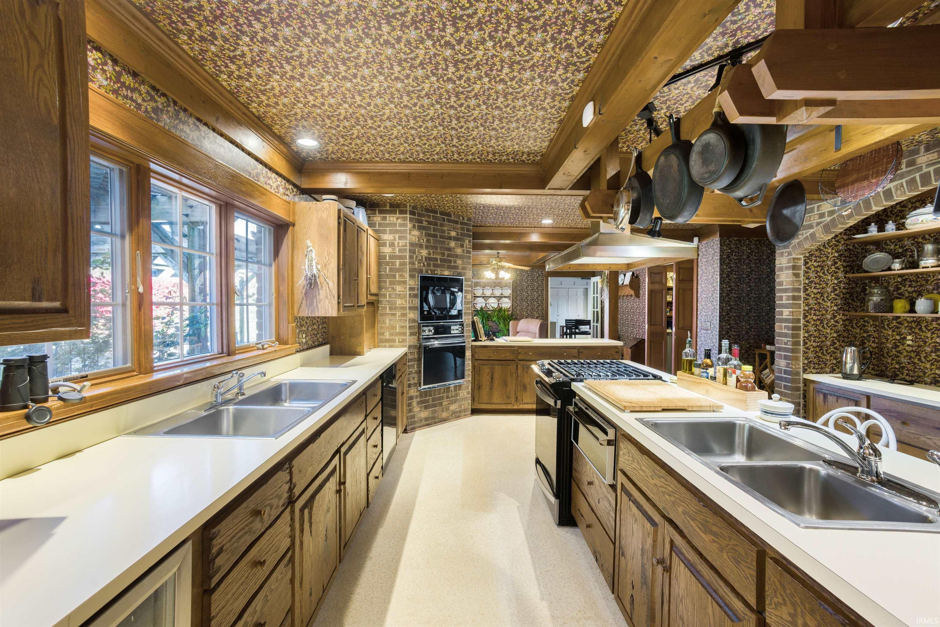 68255 Lilac Road Lakeville IN 46536