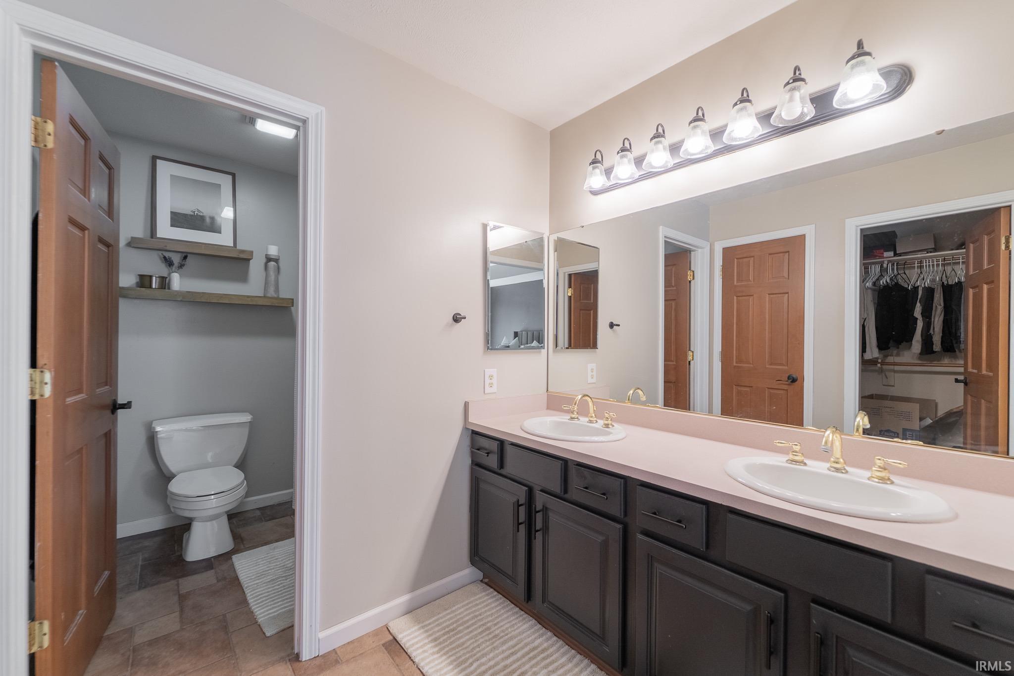 1554 S Woodfield Trail Warsaw IN 46580