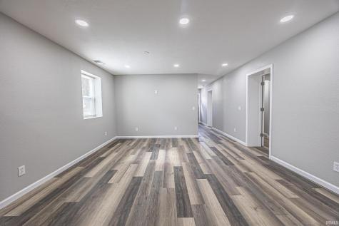 704 E Ninth Street Huntingburg IN 47542