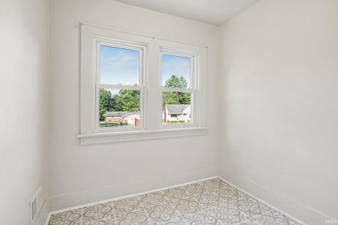 1744 Kessler Boulevard South Bend IN 46616