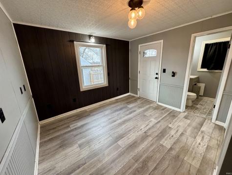 108 E Walnut Street Petersburg IN 47567