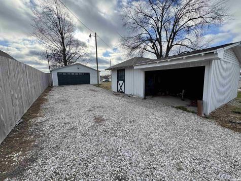 108 E Walnut Street Petersburg IN 47567