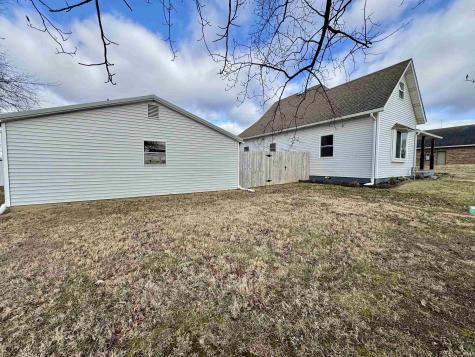 108 E Walnut Street Petersburg IN 47567