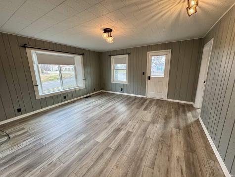 108 E Walnut Street Petersburg IN 47567