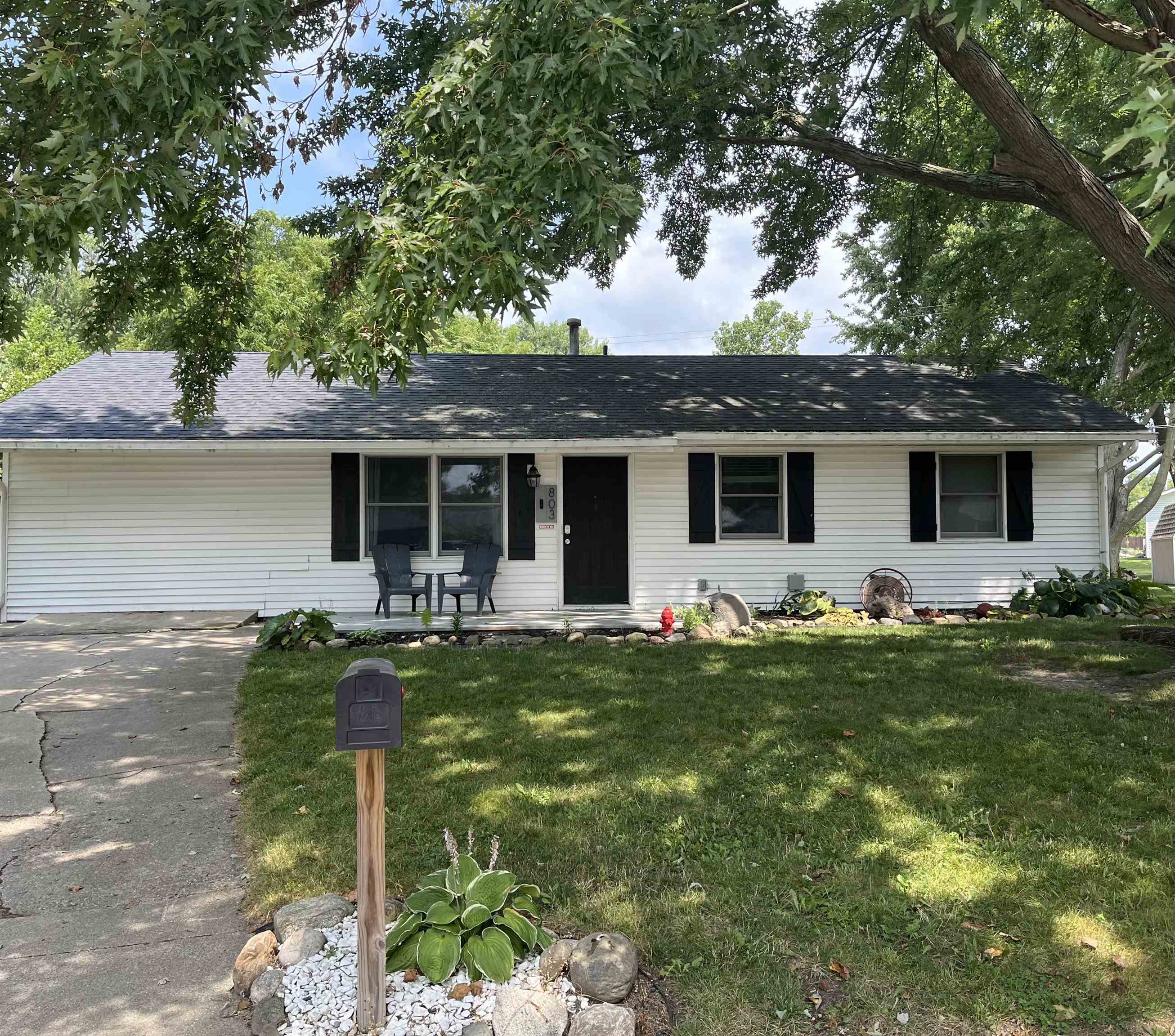 803 N Locke Court Nappanee IN 46550