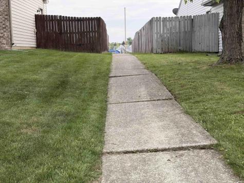 8609 Spring Forest Drive Fort Wayne IN 46804