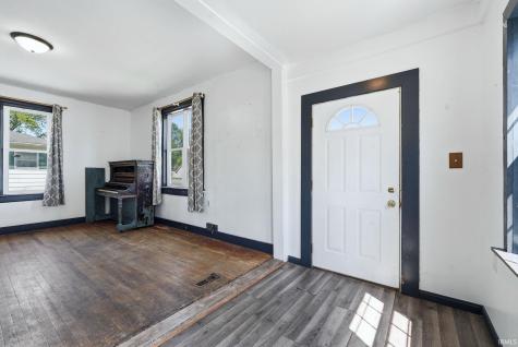 403 S Main Street South Whitley IN 46787