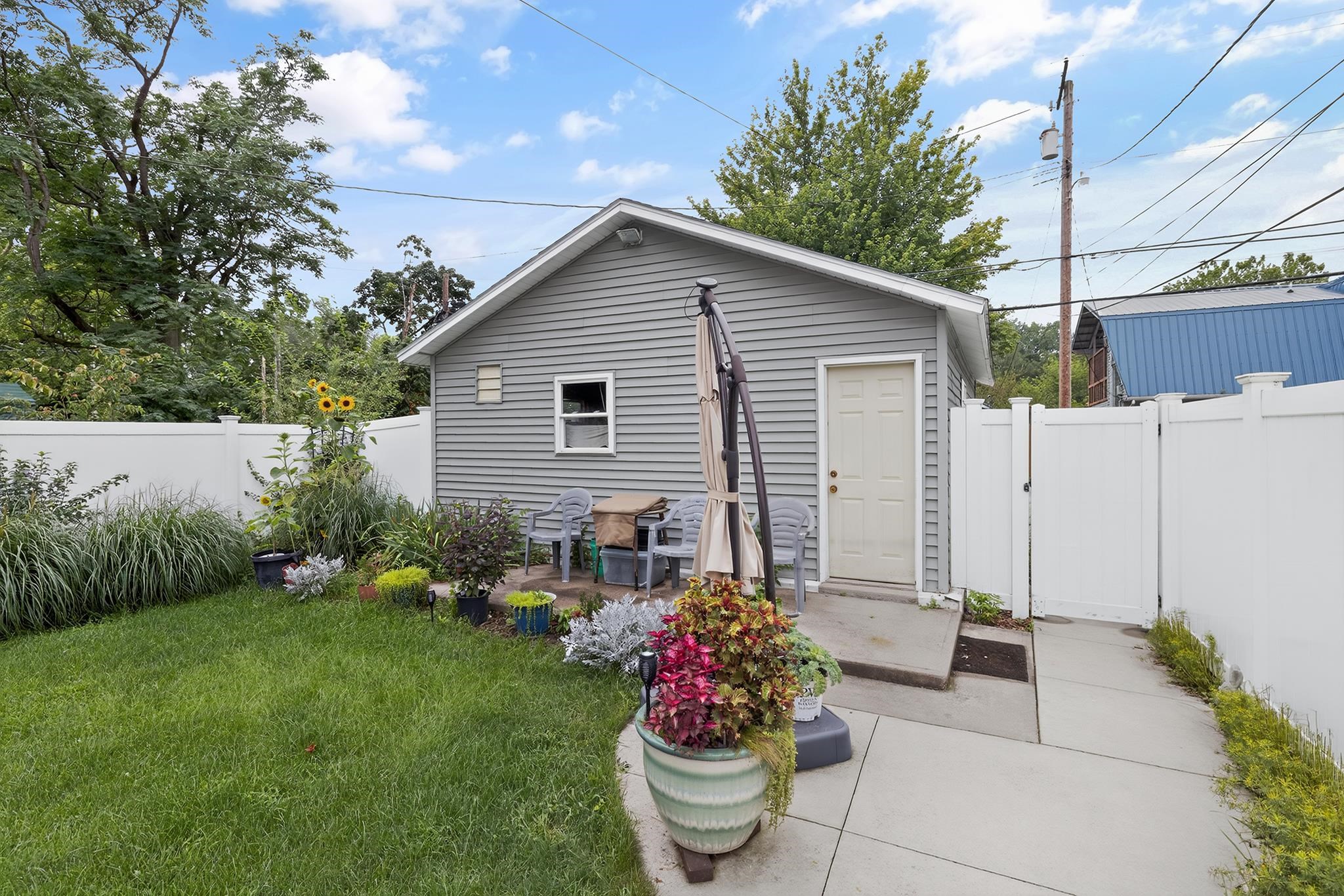 809 Emerson Street Goshen IN 46526
