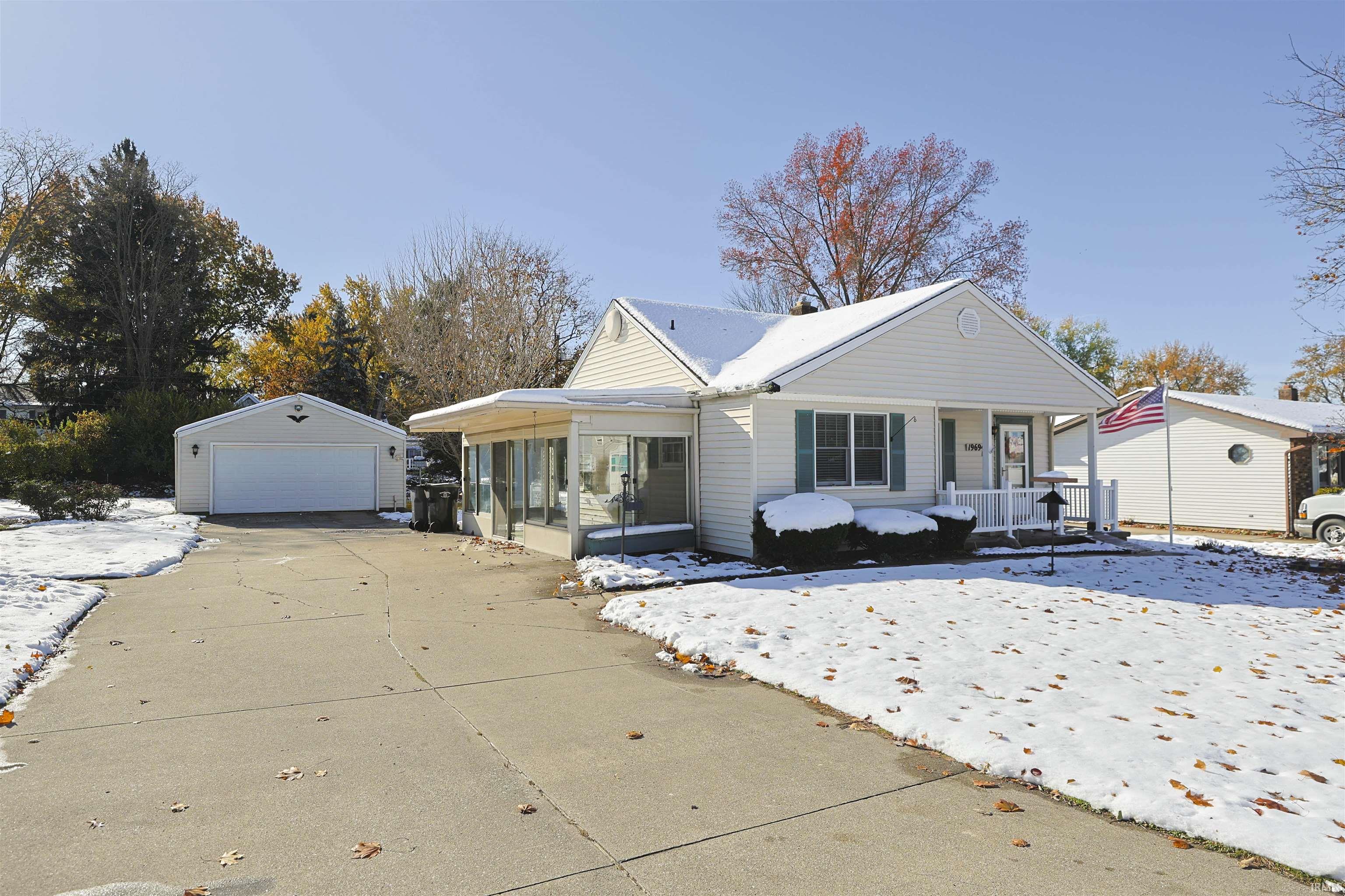 19694 Ruth Avenue South Bend IN 46614
