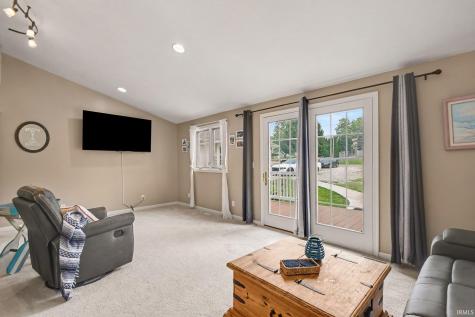 11397 N East Wawasee Drive Syracuse IN 46567