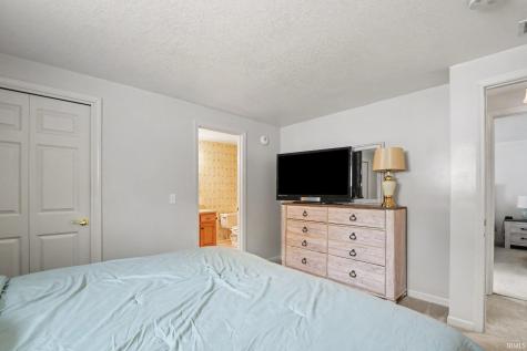 11397 N East Wawasee Drive Syracuse IN 46567