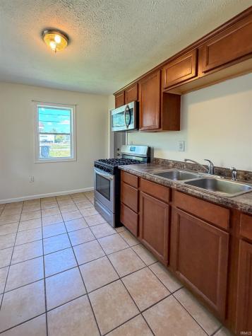 2207 S Vine Street Muncie IN 47302