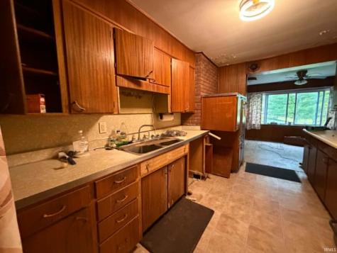785 W Main Street Bloomfield IN 47424