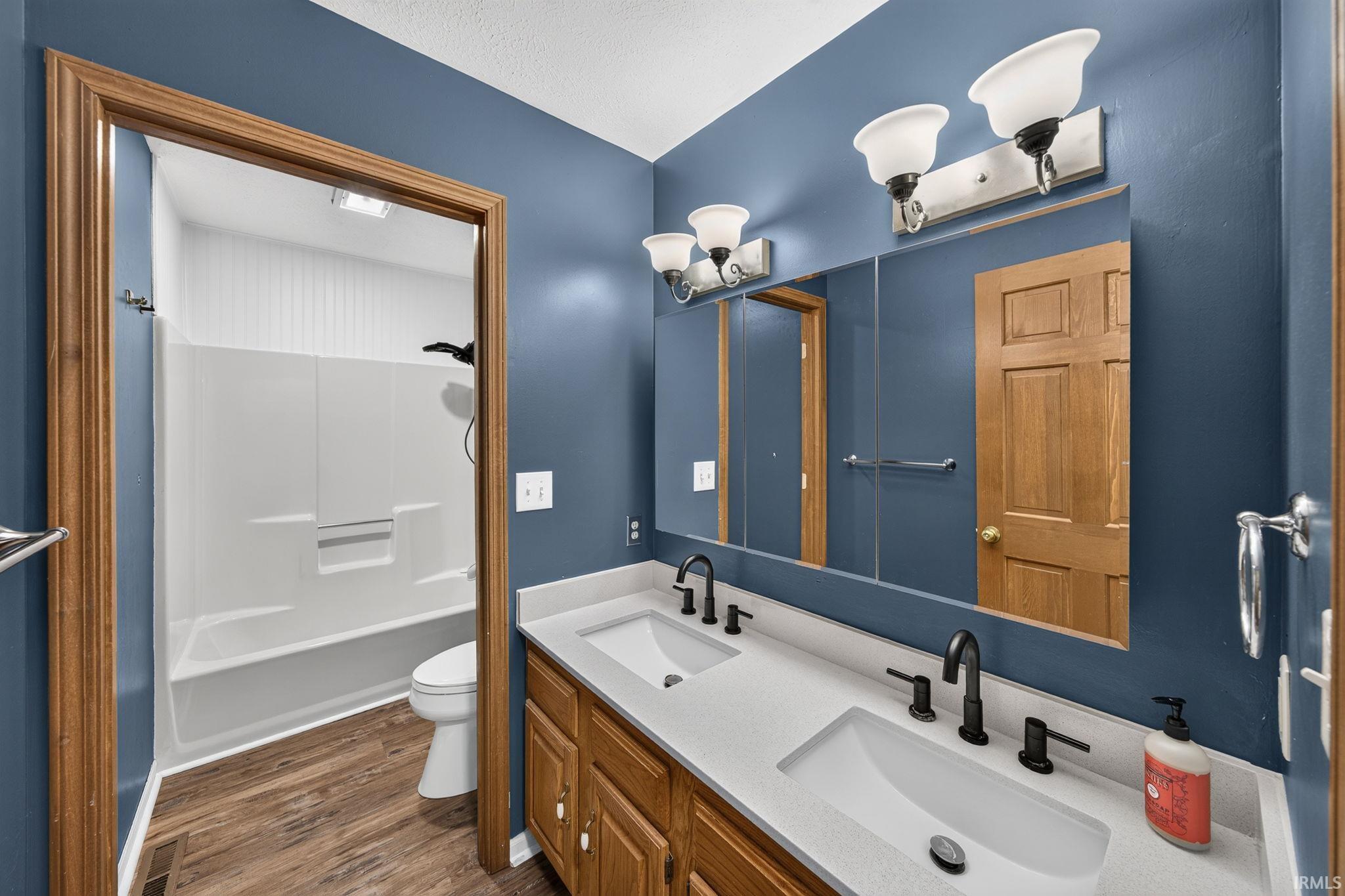 55757 Whispering Woods Lane Osceola IN 46561