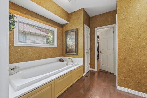 225 Landau Run Fort Wayne IN 46845