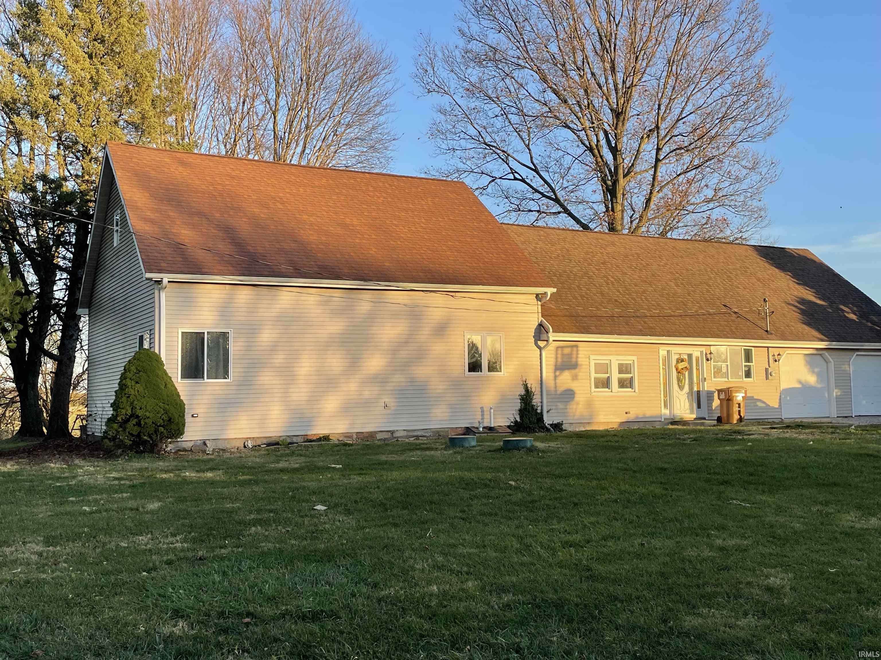 1951 E 250 S Road Hillsboro IN 47949