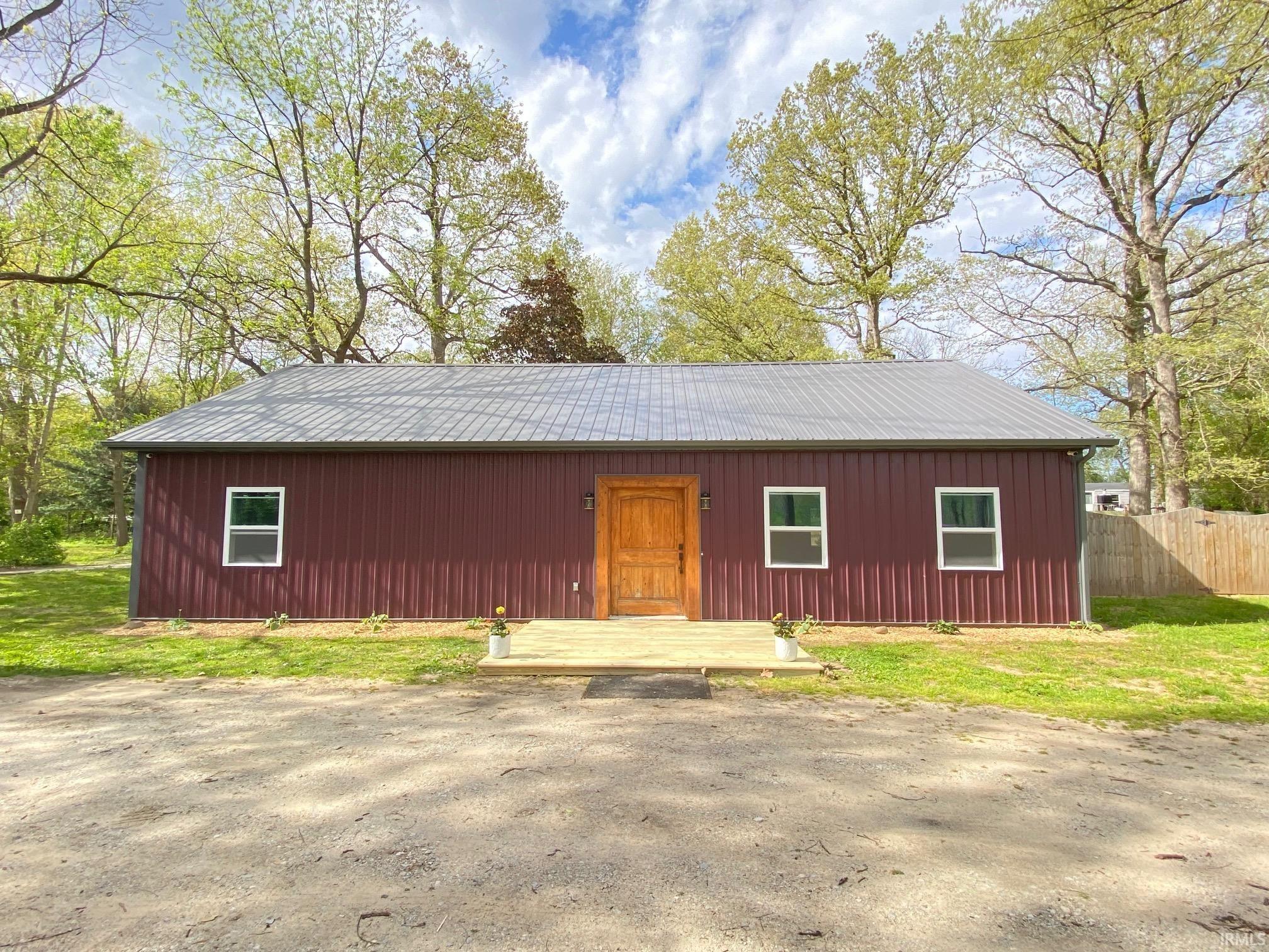 6035 N Hodges Drive Monticello IN 47960