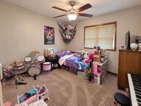 517 E Violet Drive Francesville IN 47946