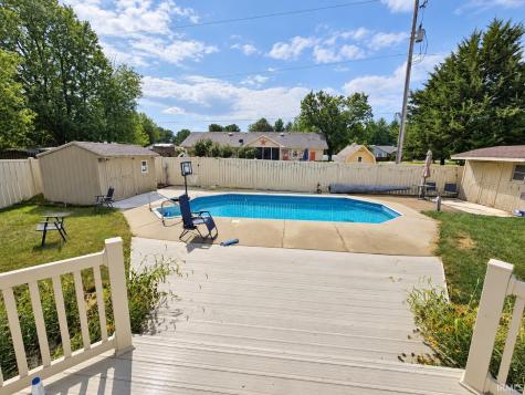 517 E Violet Drive Francesville IN 47946