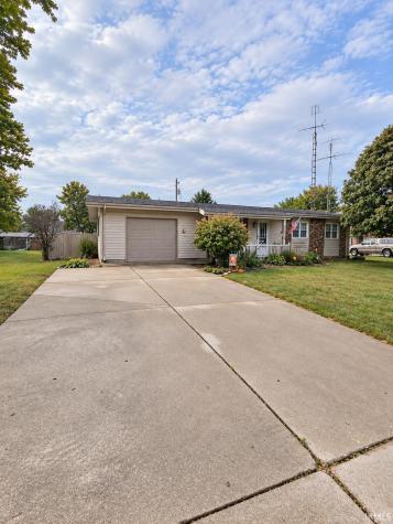 517 E Violet Drive Francesville IN 47946