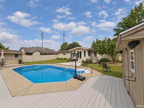 517 E Violet Drive Francesville IN 47946