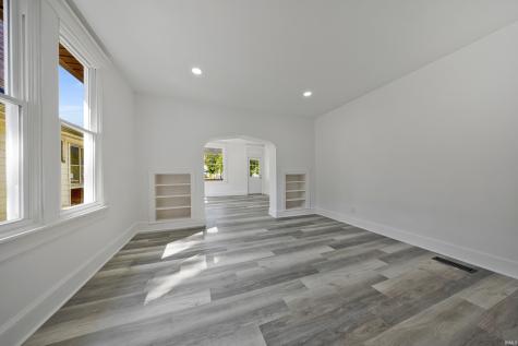 823 Monroe Avenue Evansville IN 47713