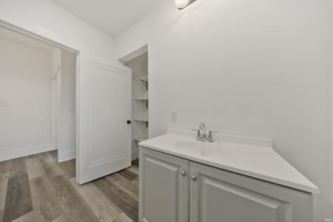 823 Monroe Avenue Evansville IN 47713