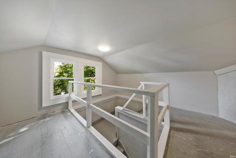 823 Monroe Avenue Evansville IN 47713