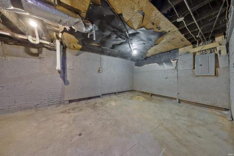 823 Monroe Avenue Evansville IN 47713