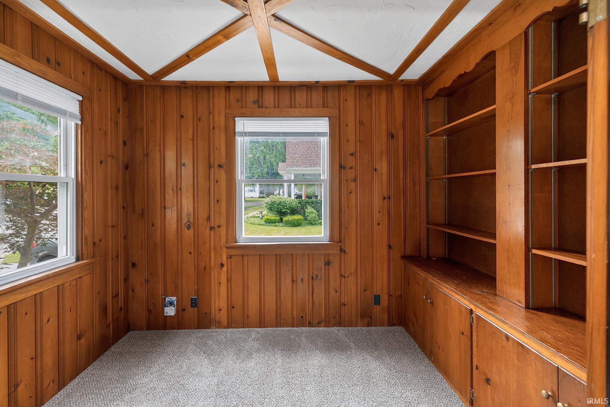 109 E Wabash Avenue Wakarusa IN 46573