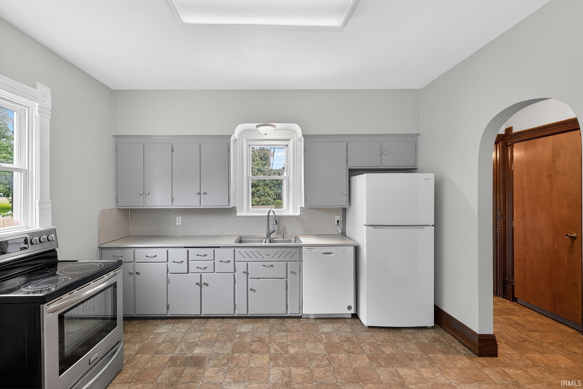 109 E Wabash Avenue Wakarusa IN 46573