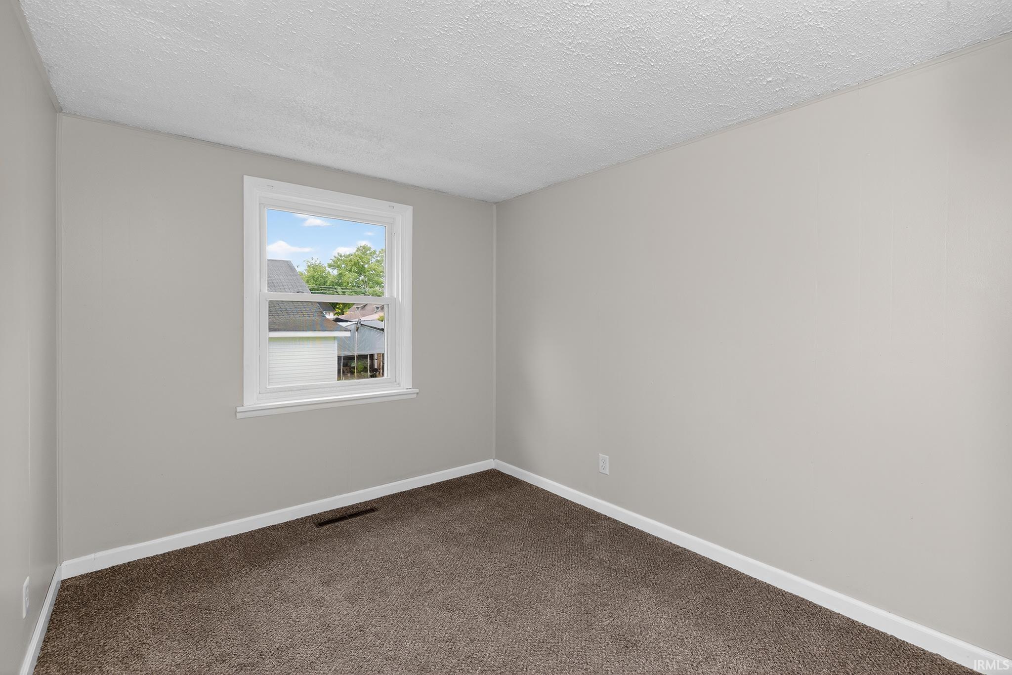 109 E Wabash Avenue Wakarusa IN 46573